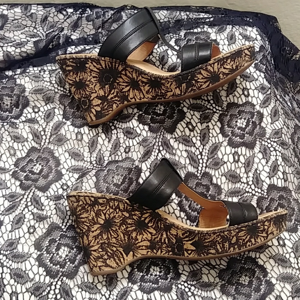 SANDALS - Picture 3 of 5